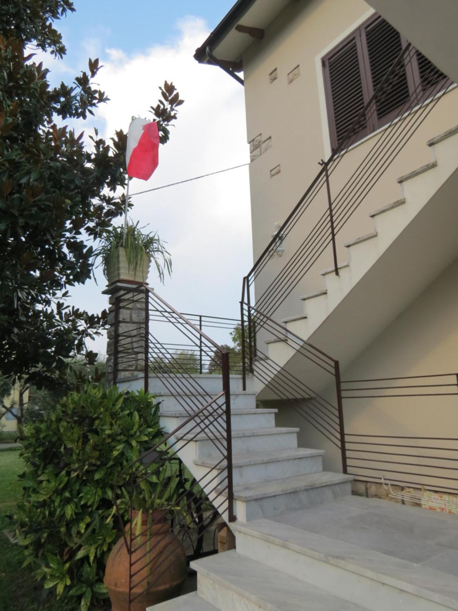 Casa Vacanze “Bouganville” Loc Avane Pisa Vecchiano Exteriör bild