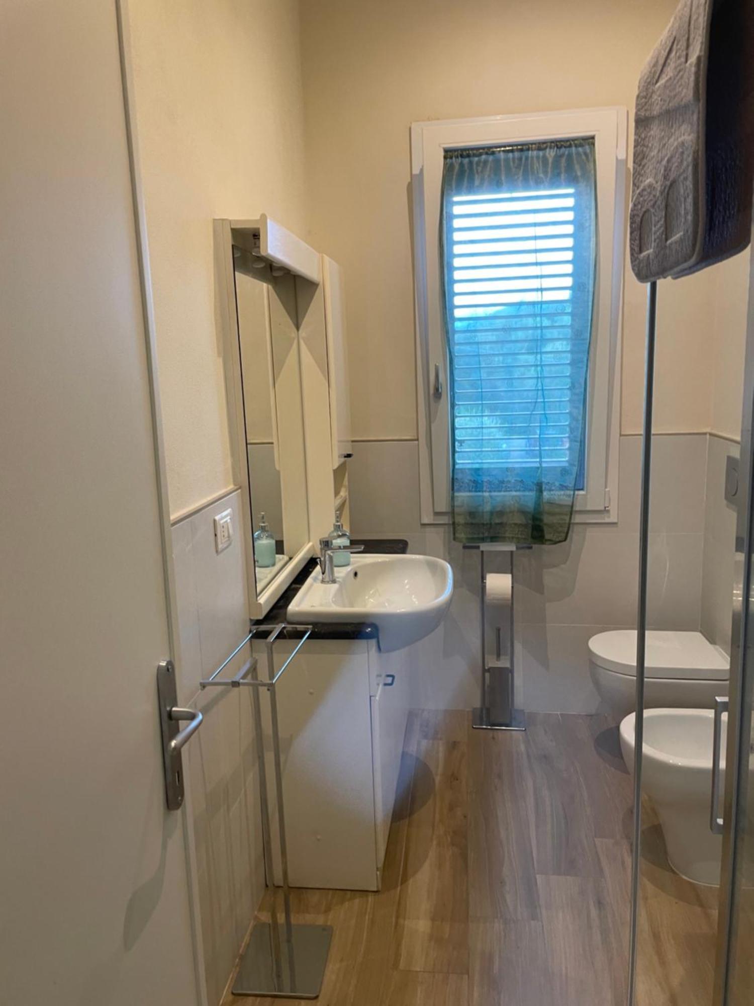 Casa Vacanze “Bouganville” Loc Avane Pisa Vecchiano Exteriör bild