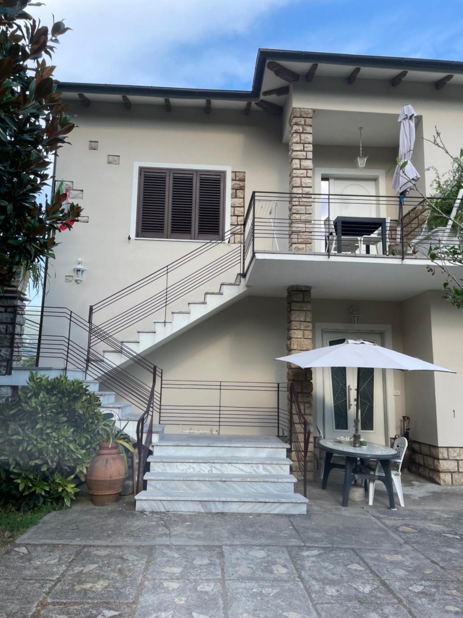 Casa Vacanze “Bouganville” Loc Avane Pisa Vecchiano Exteriör bild
