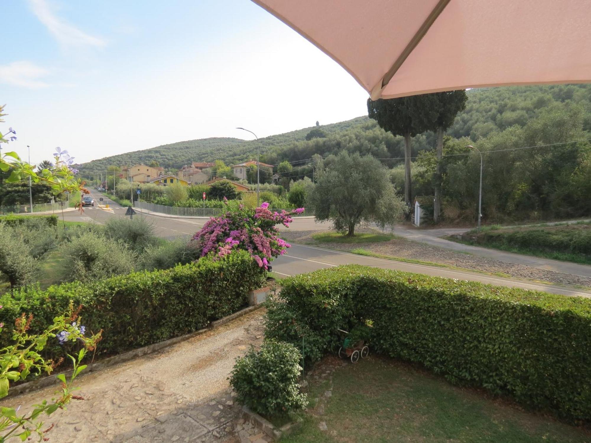 Casa Vacanze “Bouganville” Loc Avane Pisa Vecchiano Exteriör bild